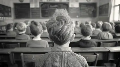 Peer Feedback in Large Classrooms: Scaling for Success