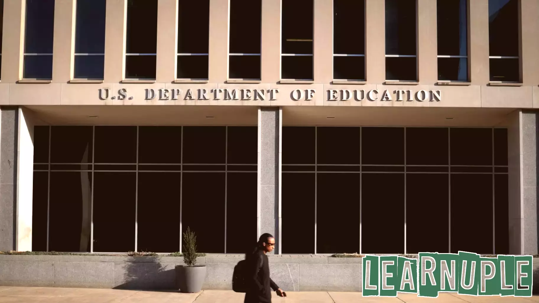 Federal Judge Rules Partisan Out-of-Office Emails Violate First Amendment